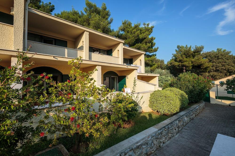 Apartments Bellevue Plava Laguna Porec Exterior photo